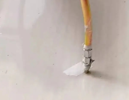 藁城瓷砖空鼓维修公司专业解答在瓷砖铺贴过程中，如果使用的砂料过粗（如全部使用了粗砂），可能会导致以下问题